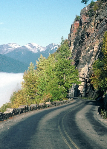 md_001-1 Navigating Mountain Passes: A Must-Read for Travel Enthusiasts